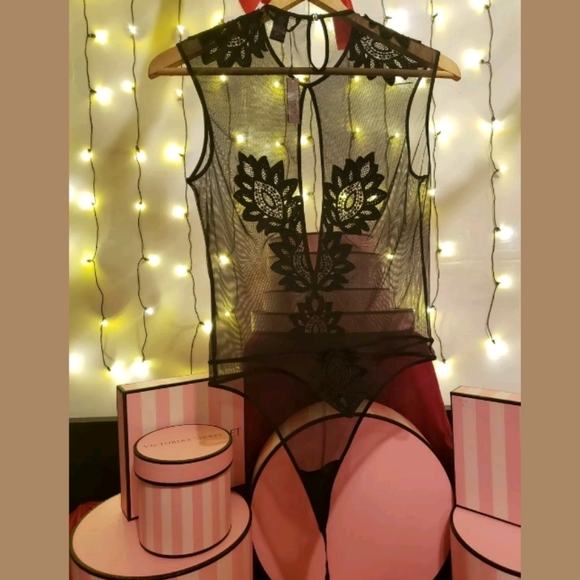 Victoria Secret Lace/Mesh Teddy,Easy Access Bottm - Picture 5 of 8